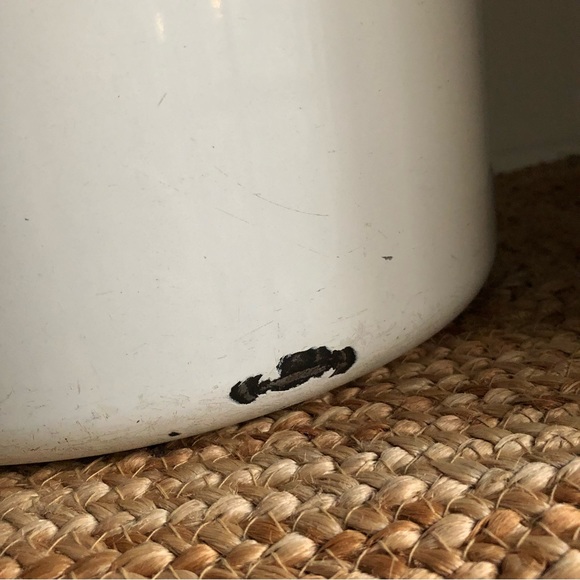 Vintage > Farmhouse White Enamel Stock Pot 8 qt - Picture 5 of 11